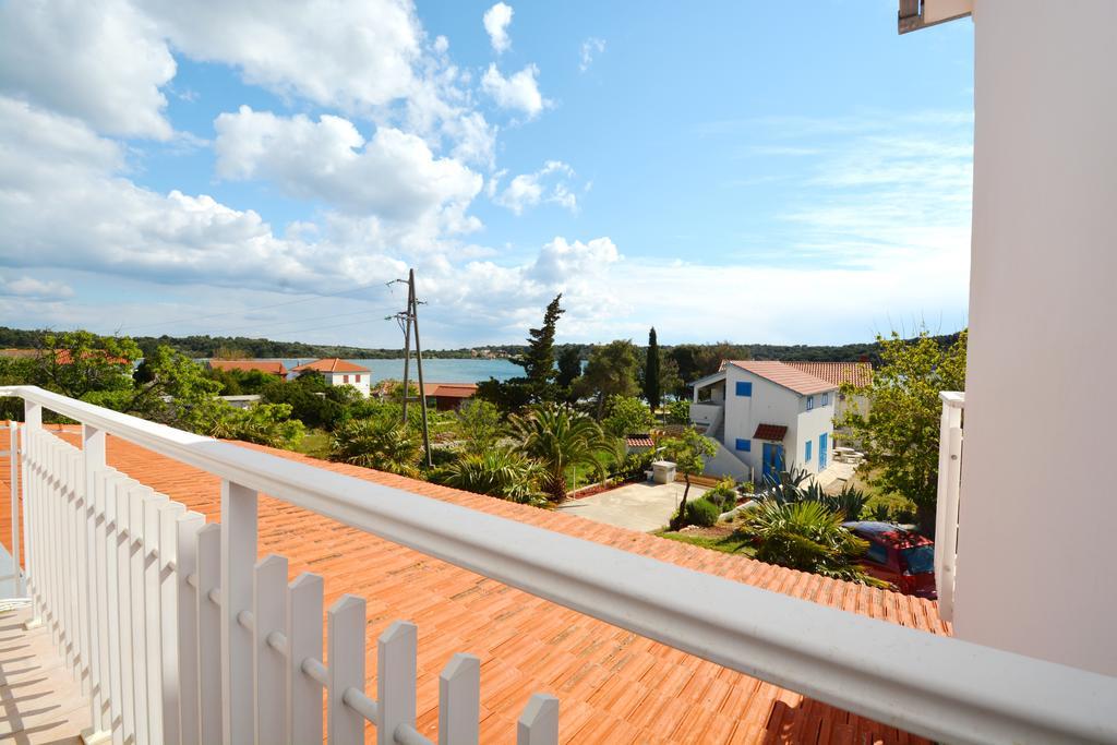Apartments Katarina Veli Rat Εξωτερικό φωτογραφία