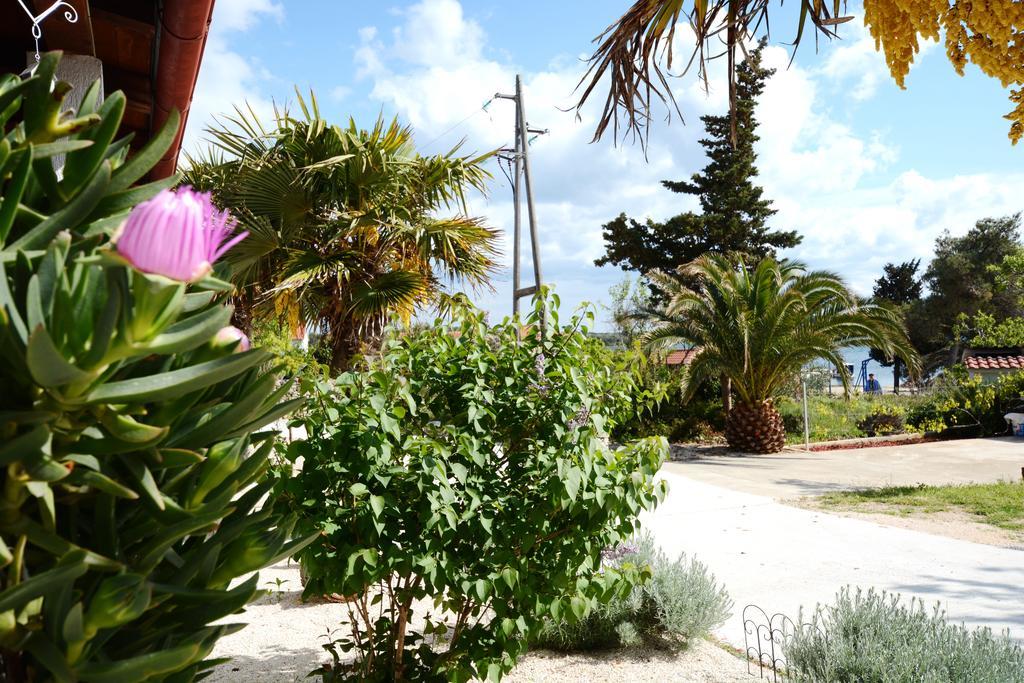 Apartments Katarina Veli Rat Εξωτερικό φωτογραφία