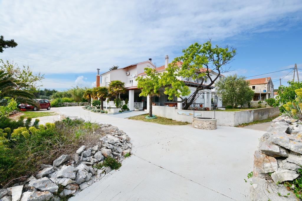 Apartments Katarina Veli Rat Εξωτερικό φωτογραφία