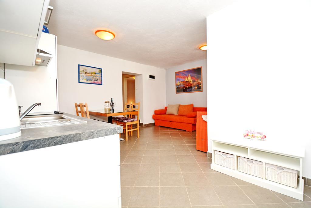 Apartments Katarina Veli Rat Εξωτερικό φωτογραφία