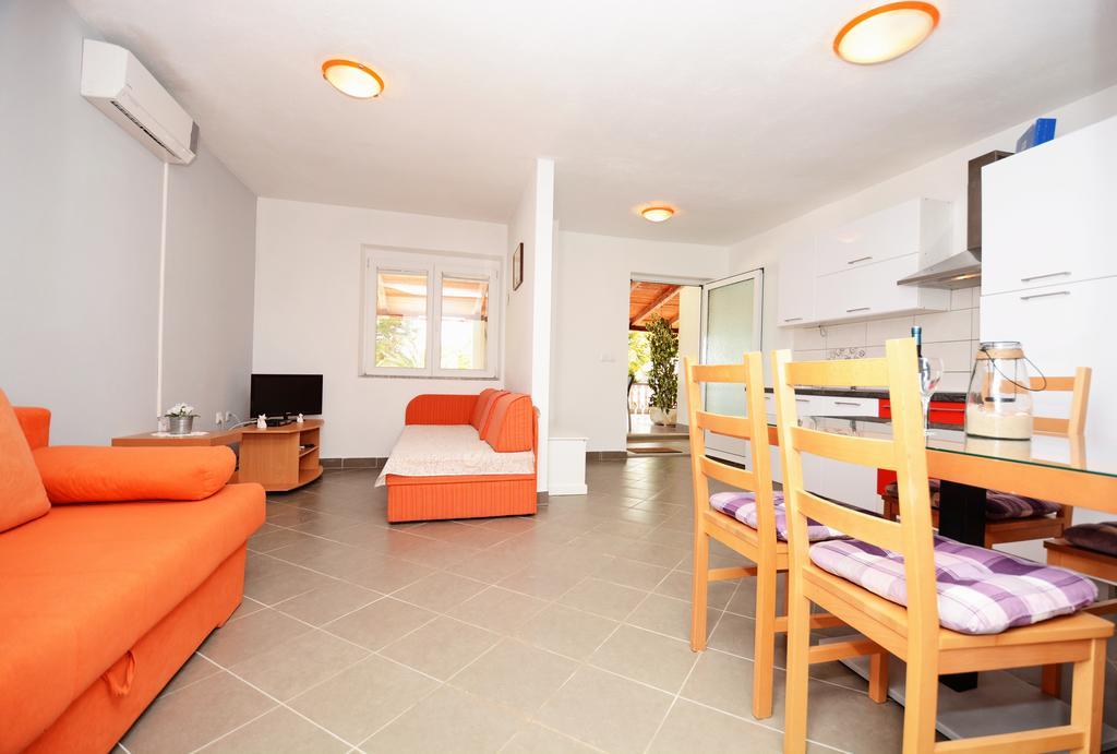Apartments Katarina Veli Rat Εξωτερικό φωτογραφία