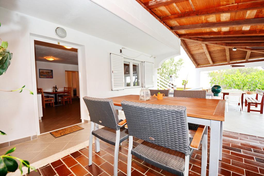 Apartments Katarina Veli Rat Εξωτερικό φωτογραφία