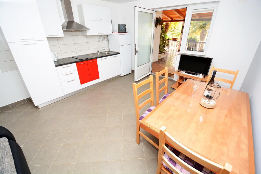 Apartments Katarina Veli Rat Εξωτερικό φωτογραφία