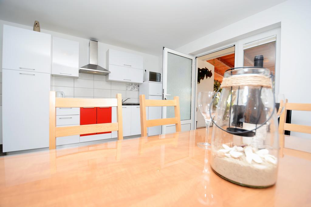 Apartments Katarina Veli Rat Εξωτερικό φωτογραφία